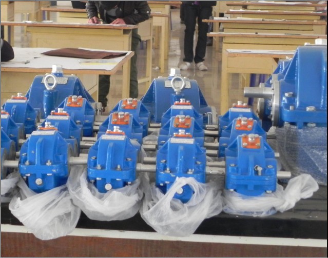 測繪實訓室的減速器模型