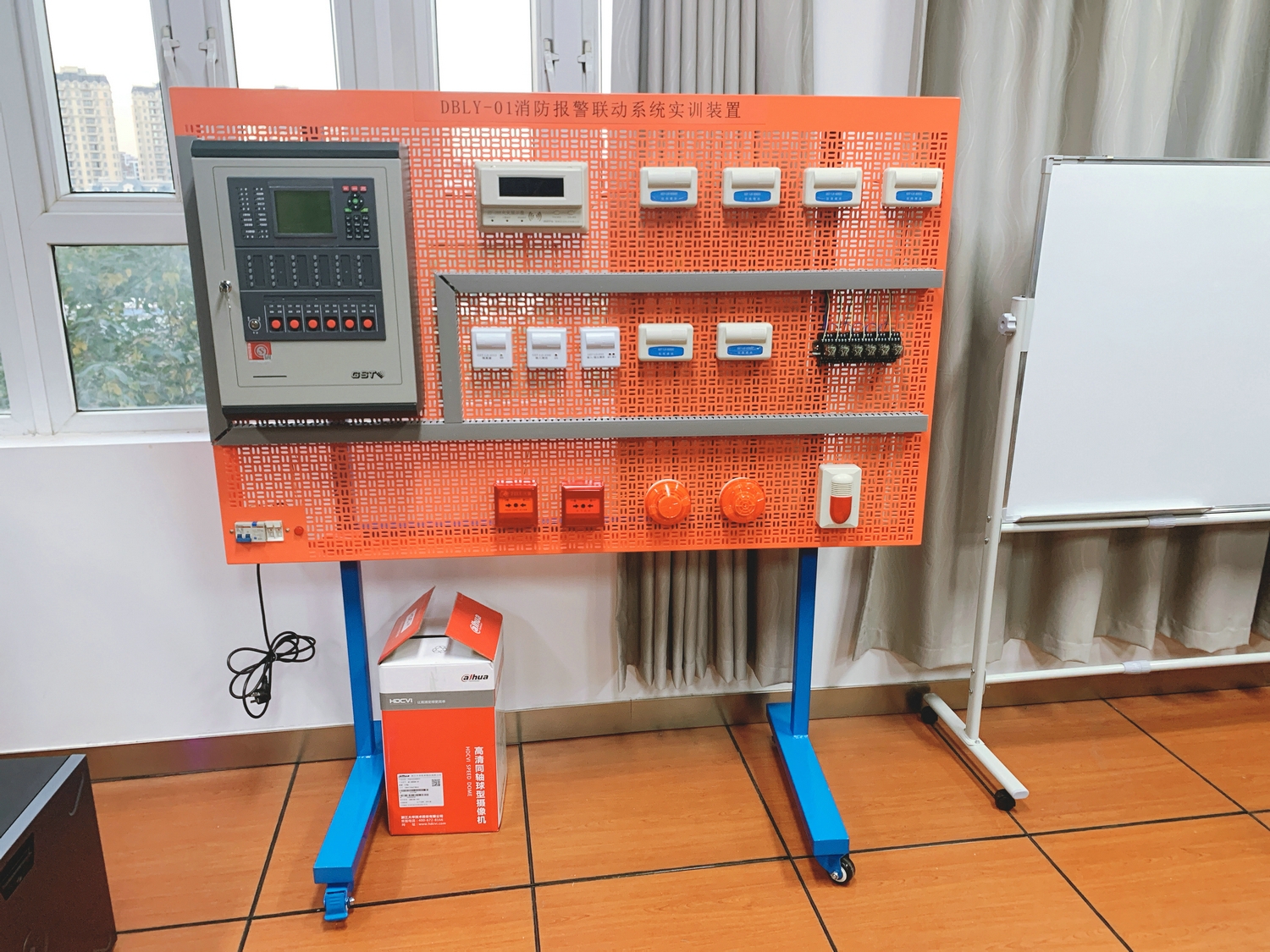 消防報(bào)警聯(lián)動(dòng)系統(tǒng)實(shí)訓(xùn)裝置