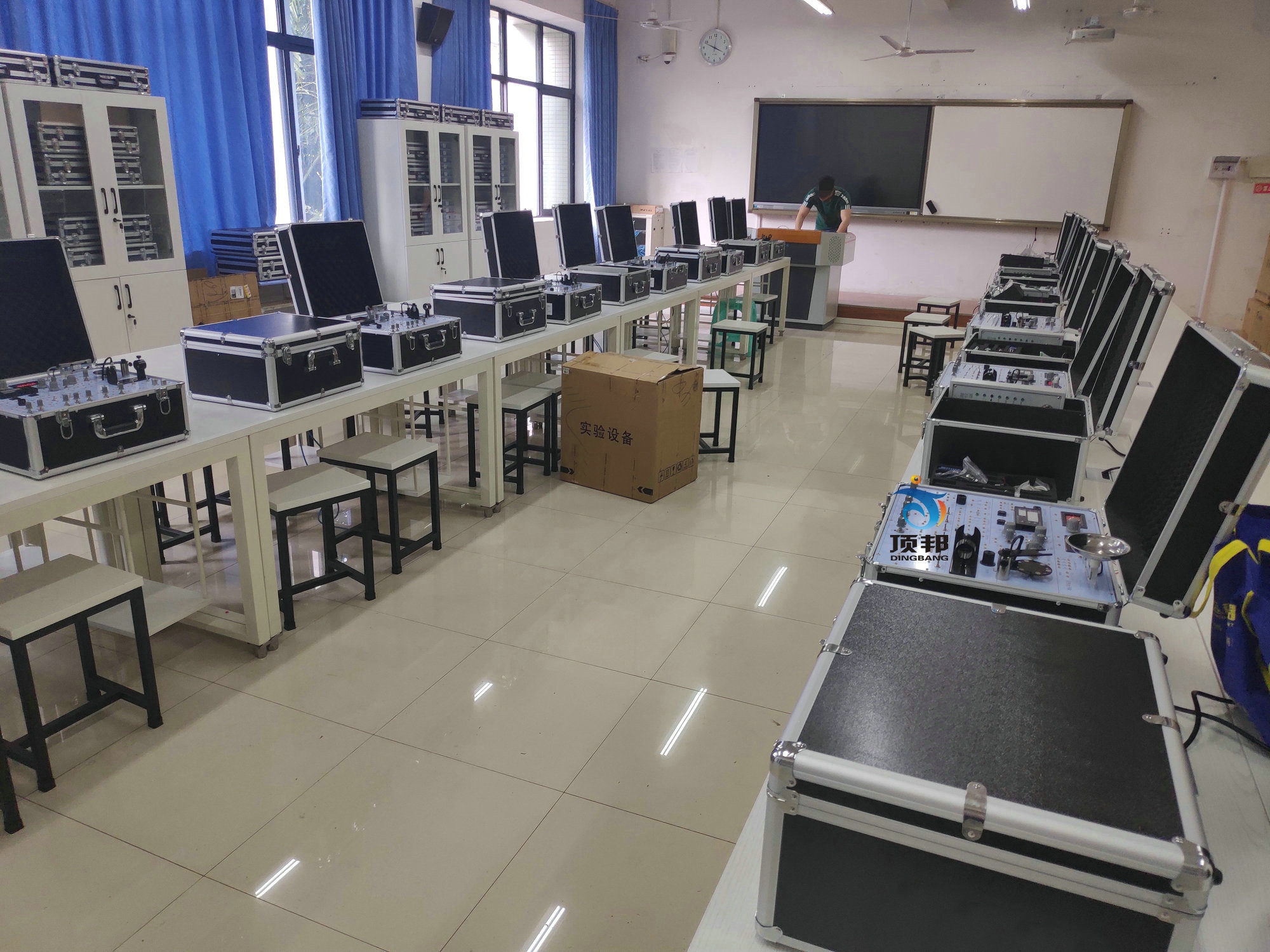 傳感器系統(tǒng)實(shí)驗(yàn)箱