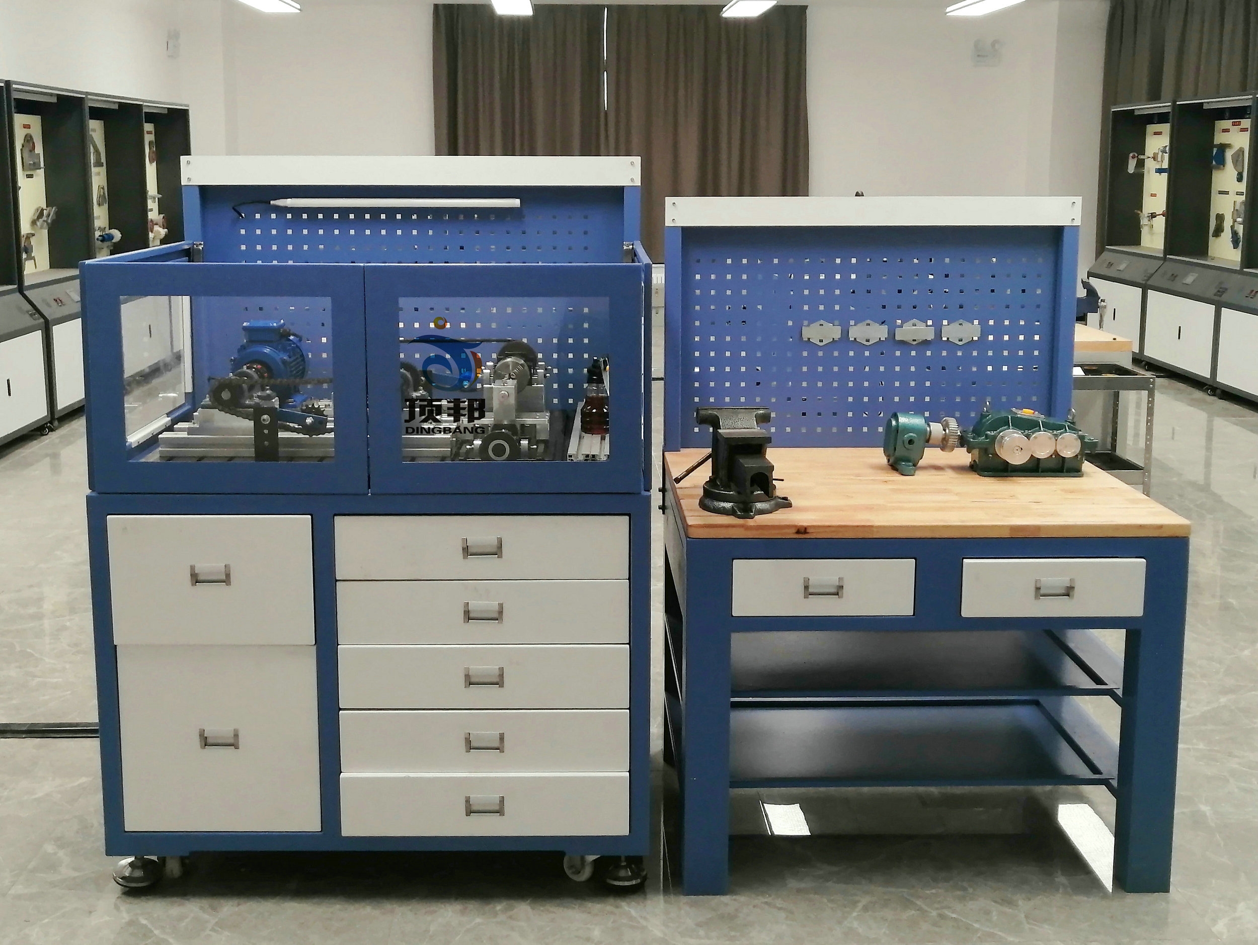 機械傳動裝調(diào)綜合實訓(xùn)平臺