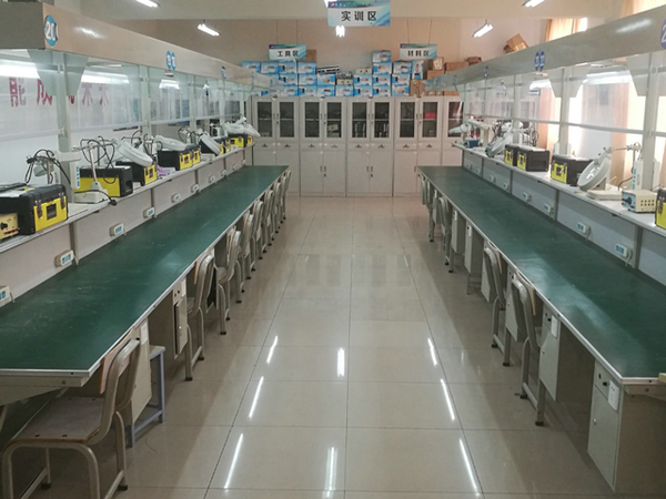電子產(chǎn)品裝配實(shí)訓(xùn)室