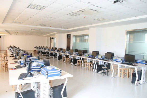 單片機(jī)實(shí)訓(xùn)室