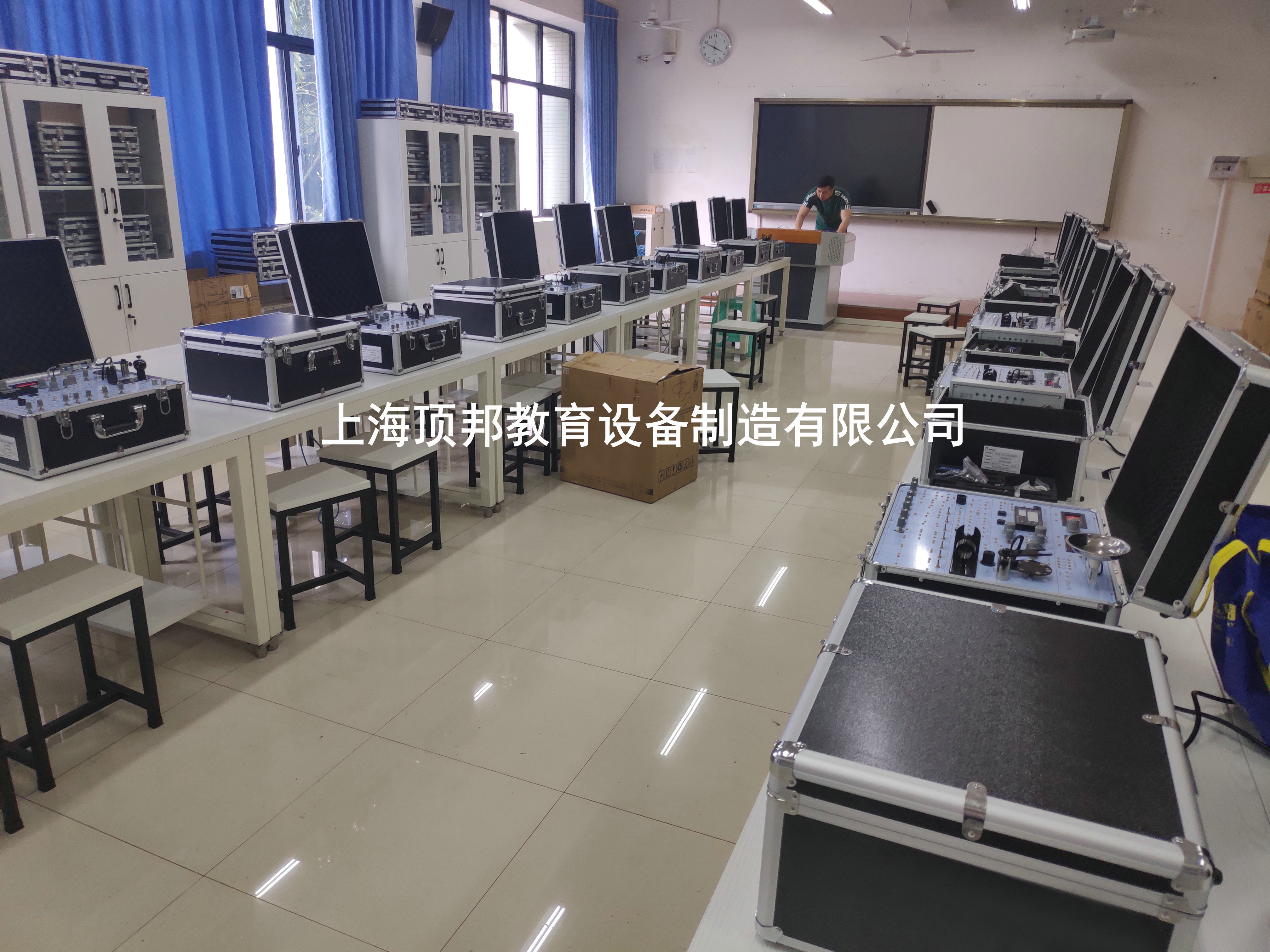 傳感器系統(tǒng)實(shí)驗(yàn)箱