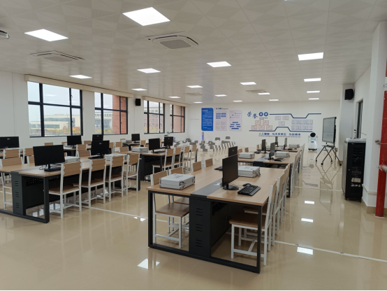 d4408beecf2e4283bef2e8ff6269bca5.png 人工智能實(shí)訓(xùn)室