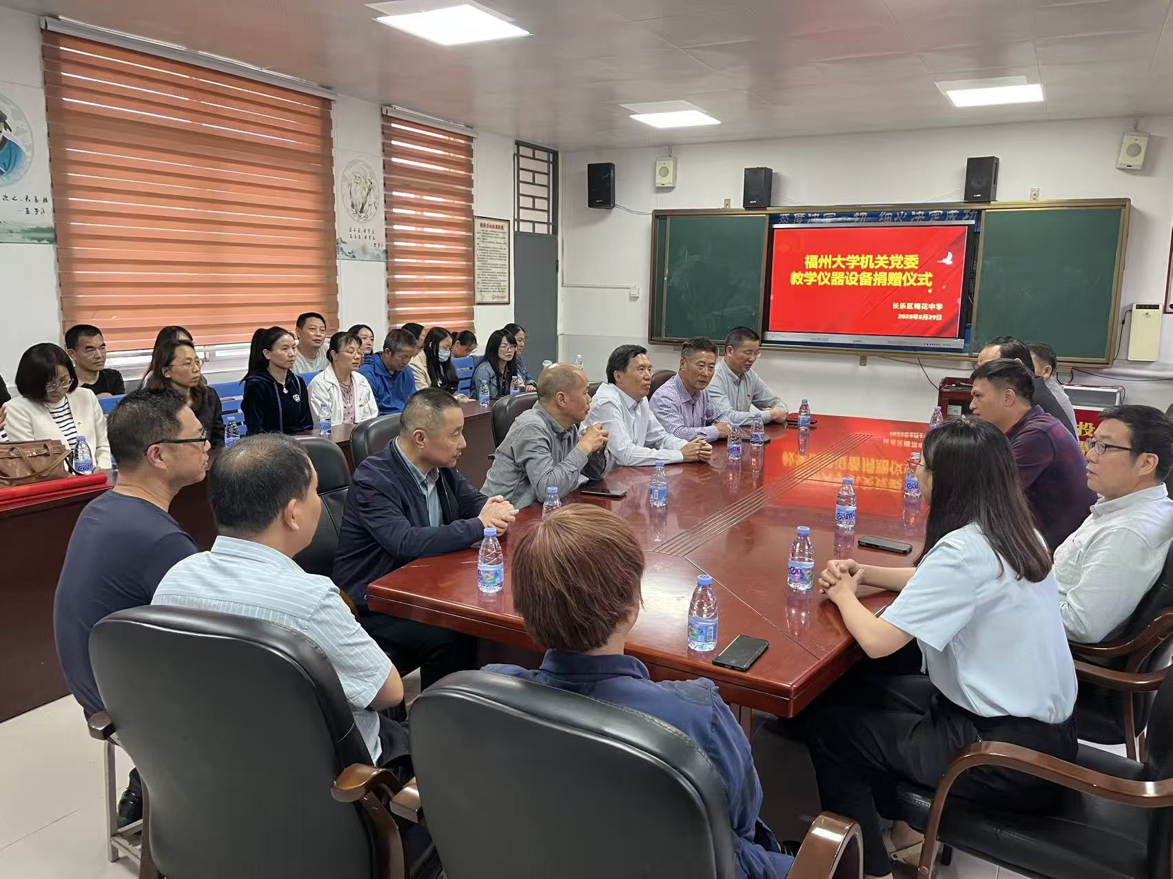 ���ݴ�W(xu��)�C(j��)�P(gu��n)�hί�̌W(xu��)�x���O(sh��)���ٛ(z��ng)�xʽ